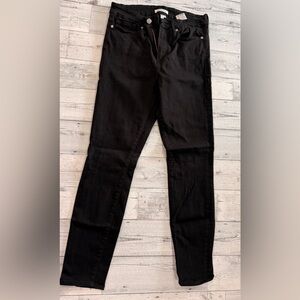 Good American Good Legs Skinny Jeans **NOTE wear in gusset area**